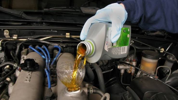 Can Brake Fluid Be Used for Power Steering Fluid: Risks & Alternatives?